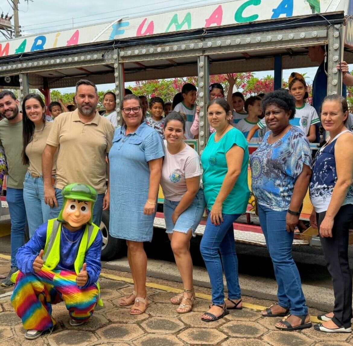 Imagem de compartilhamento para o artigo Prefeito Weliton Guimarães traz Trenzinho da Alegria e diverte crianças de Alcinópolis da MS Todo dia